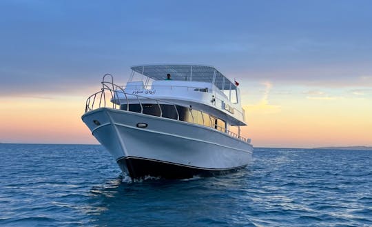 Yate a motor de lujo Edan Storm en Hurghada, Mar Rojo