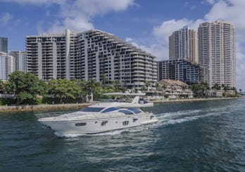 75ft Luxury Yacht with 2 Jet Skis Included in Miami for up to 13 peoples.
