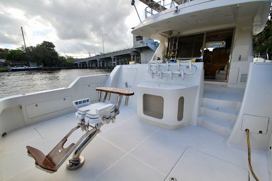 Luxury 72ft Mckinna Flybridge Yacht 