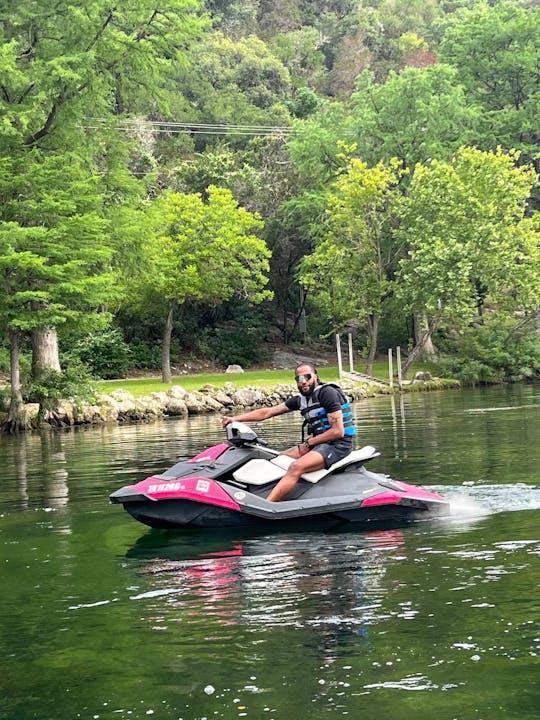 Seadoo Sparks avec stéréo Bluetooth à louer à Austin !