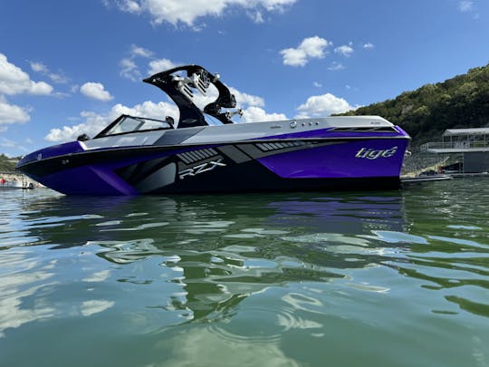 Louez un bateau de surf et de wakeboard Tige RZX de 23 pieds sur le lac Travis, Austin, Texas