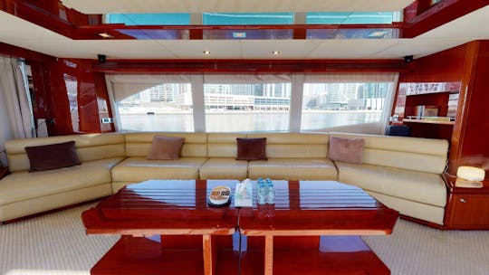 Yacht de luxe Majesty de 88 pieds : idéal pour les charters de longue et courte durée à Dubaï