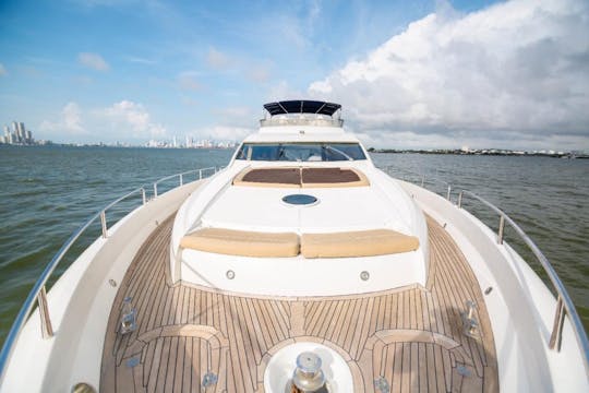 Martlet、Sunseeker 82フィート豪華メガヨットは家族やパーティープランに最適