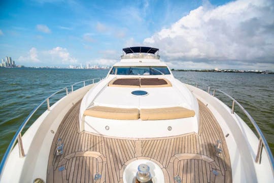 Sunseeker 82 yacht Sail to the Rosario Islands on the largest yacht in Cartagena