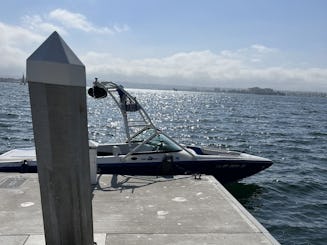 Aprenda wakesurfing no Centurion de 22 pés em San Diego!