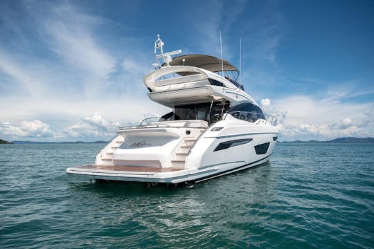 Yacht à moteur Princess S65 KATI à Phuket/12 personnes