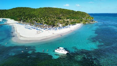 ÎLES PICACOS ET PALOMINO. BATEAU GRADY WHITE DE 30 PIEDS