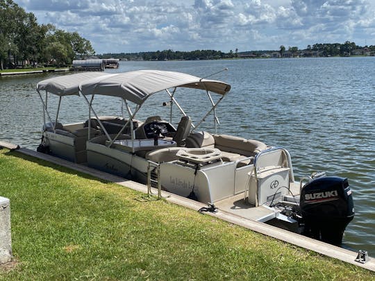 Tranquility II 2020 Tri-Toon Avalon Entertainer para 15 personas