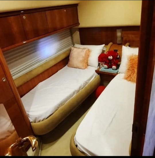 Aluguel de iates a motor em Abu Dhabi para 10 pessoas!