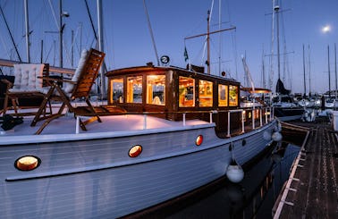 Cruise San Francisco Bay on a Century-Old Sausalito Yacht