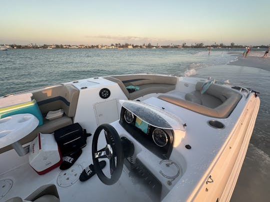 Bateau à pont Hurricane 2024 10 places Yamaha 115