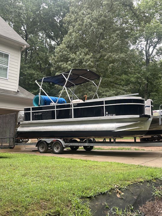 Crest Value Pontoon 23ft - up to 11 people - Lake House Delivery Available