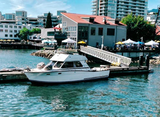 42' Bertram Yacht with Spacious Deck for 12 passengers 