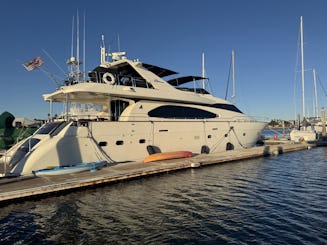 Azimut de lujo de 85 pies — Catalina & Bay Charters