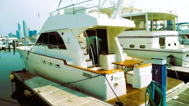 Glamorous & Spacious 45ft Yacht in Abu Dhabi Marina Quality services Best Prices
