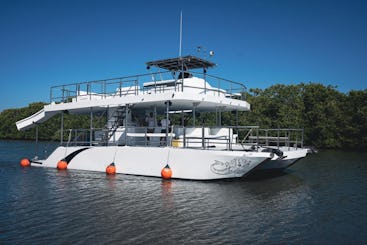 Catamaran de luxe personnalisé de 57 pieds avec toboggans [Tout compris] à Puerto Vallarta