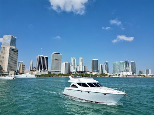 Perfect Miami Yacht Experience on Maxum 50ft Flybridge