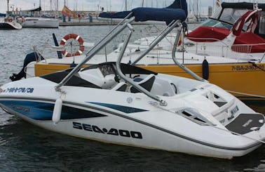 18' Sea Doo Challenger 250hp with Tower, Muskoka ON (Free Delivery)