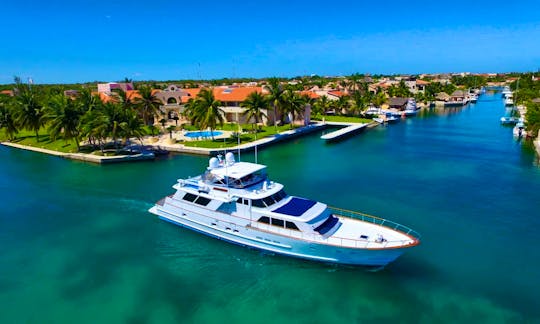 80ft Mega Yacht Rental in Tulum, Quintana Roo