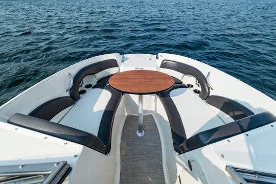  215LR Stingray ~ Baño, tubo interior en el lago Washington