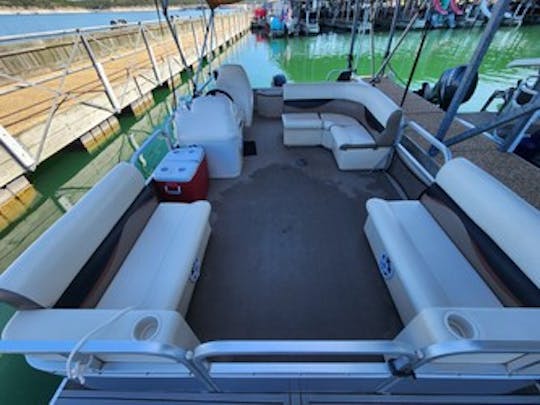 Barco flutuante SS Minnow em Austin, Texas