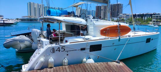 45' LAGOON Catamaran tour to Isla Mujeres GMB450FLY
