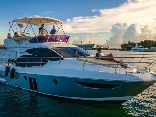 Enjoy Miami In Beautiful Azimut 44ft!!!