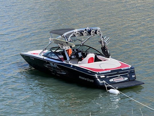 Mastercraft wakeboard/surf boat