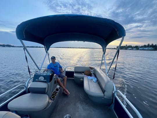 Fête sur le ponton Tiki Time à Jupiter