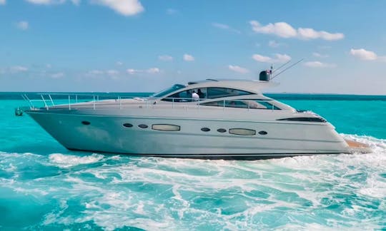 O poderoso e luxuoso novo Pershing 60FT Cancún está disponível pela primeira vez para locação