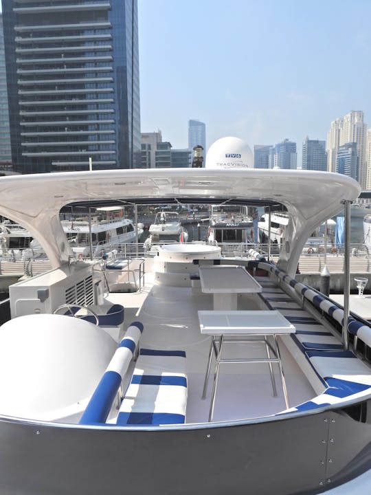 Superyate Bu Mubarak de 85 pies con jacuzzi
