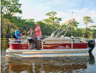 2024 Sun Tracker Bass Buggy 18 DLX Pontoon in Gordonville, Texas