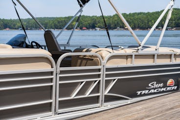 20' Sun Tracker Party Barge Dlx Pontoon Rental in Charlotte, North Carolina