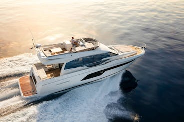 Aluguel de iates a motor Beneteau Prestige 520 em Cote d'Azur, França