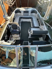 Magnifique bateau Mastercraft Wake de 26 pieds, entièrement chargé (réduction pour les réservations de plusieurs jours)