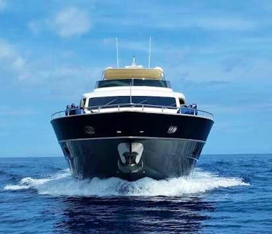 Experience Luxury Yacht Cruise at San Jose del Cabo