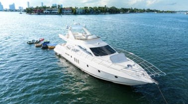 Le meilleur de Miami ! Yacht de luxe Azimut Flybridge Jet Skis de 70 pieds - 1 heure gratuite !