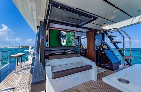 Beautiful 64ft Galeon Flybridge for Charter in Palm Beach Gardens, Florida 