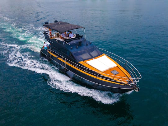 Superbe yacht Azimuth de 58 pieds, le vrai luxe du Pacifique en PV.