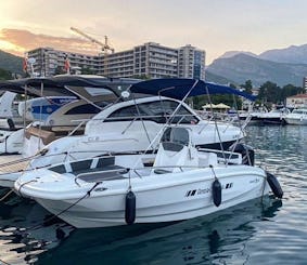 Lancha Horizonti Andromeda de 20 pés em Budva, Montenegro