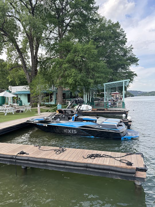 Meilleur bateau de wakesurf et de wakeboard sur les lacs Austin et Travis