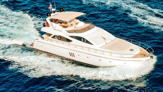 Luxury motor yacht with a capacity of 8 people in Gocek 