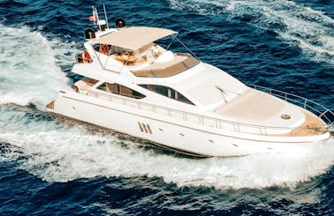 Luxury motor yacht with a capacity of 8 people in Gocek 