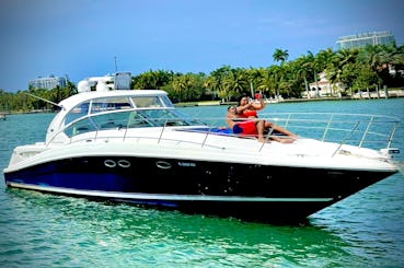 ⭐️⭐️⭐️⭐️⭐️ Disfrute de un lujoso yate y moto acuática de 48 pies en Miami: Sea Ray Sundancer 4