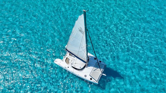 Charter Open Bar Catamaran for a Boat Party in Cancún and Isla Mujeres