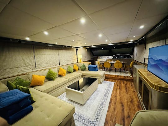 Precioso jacuzzi italiano de 88 pies, la mejor oferta en Dubai Marina