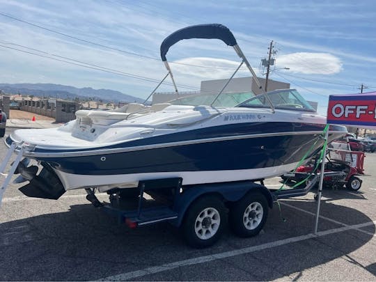 Four Winns 240 Horizon: bowrider de 270 CV de alto rendimiento