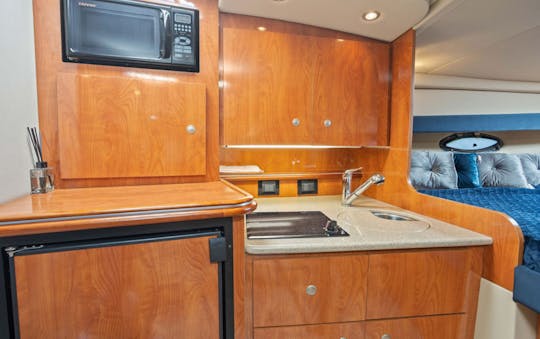 Cruiser 38 Sport Yacht takes up to 8 people