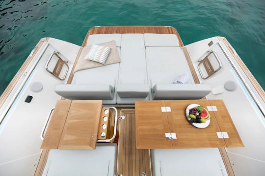 LUPA - Le Fjord 42 est le meilleur bateau d'une journée entre Monaco et Saint-Tropez