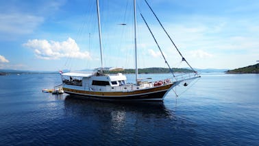 Croisières de luxe avec équipage en Croatie, Gulet Sirena de 28 m, 5 cabines, capacité de 10 personnes